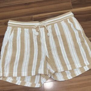 XL Old Navy 100% cotton striped pocket shorts